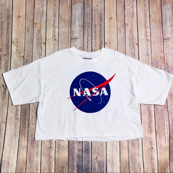 Cropped NASA T-shirt Size XL NWOT - Picture 2 of 7